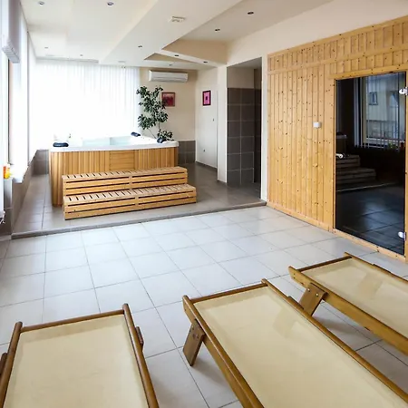 Sharkov Family Hotel 3*